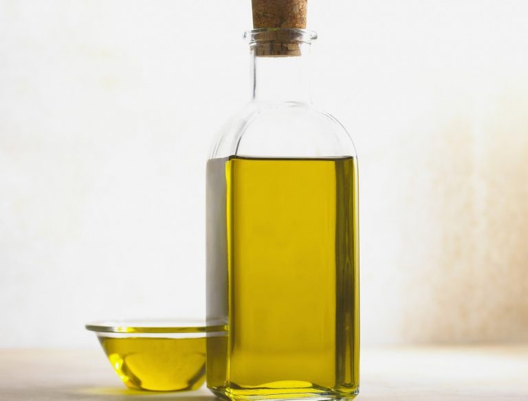 olive oil 356102 1280